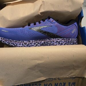 Brooks Women's Ghost size 9.5 NIB